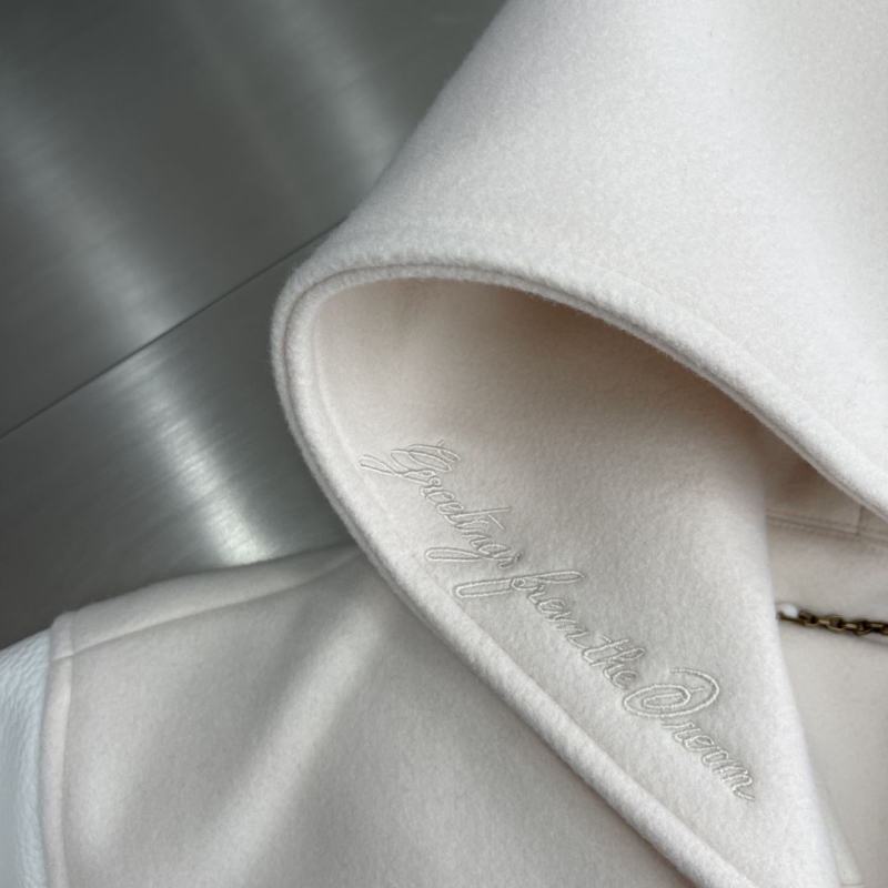 l0vis Vvtt0n outwear